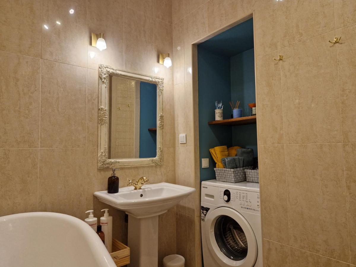 Lovely Apartment In Tallinn Old Town Экстерьер фото