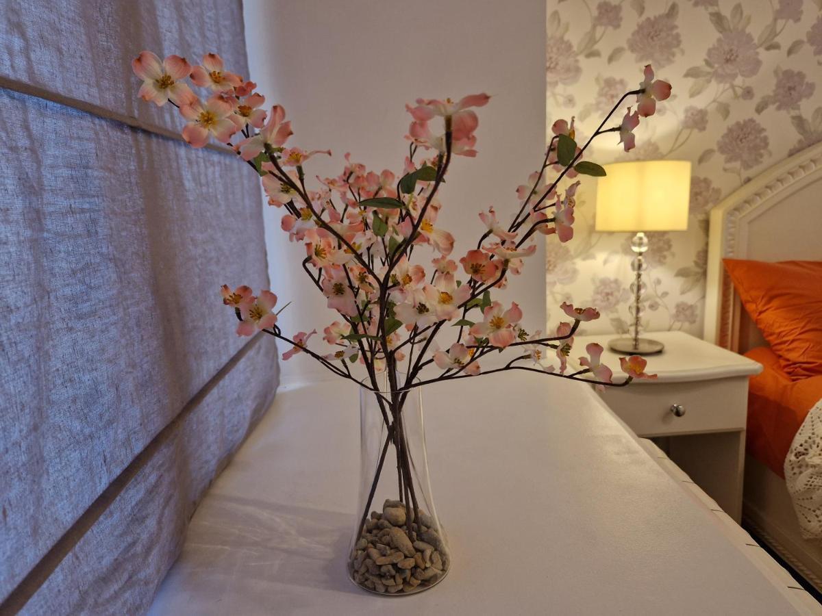 Lovely Apartment In Tallinn Old Town Экстерьер фото